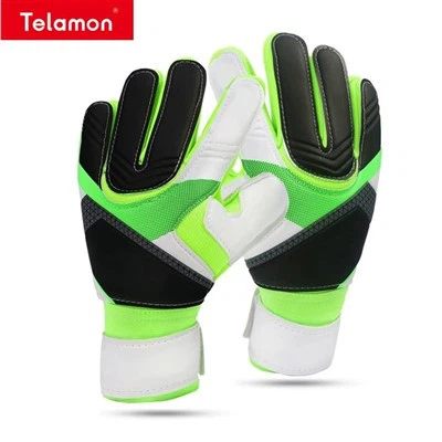 Goalkeeper hnab looj tes rau ncaws pob